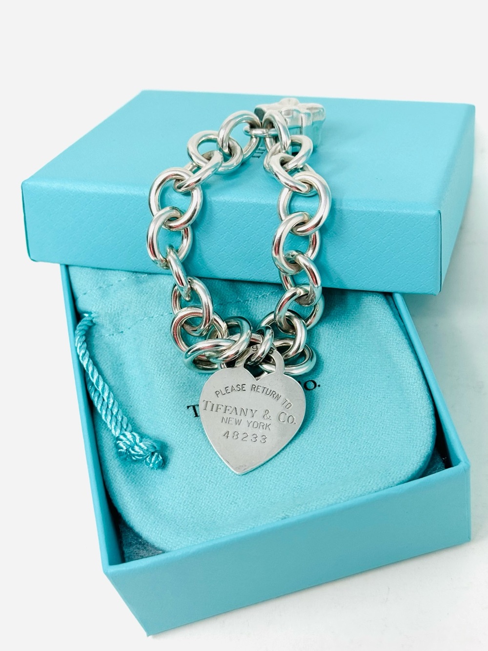 Authentic Tiffany & Co. Return To Heart Tag GiftBox  Bracelet. - Picture 6 of 9